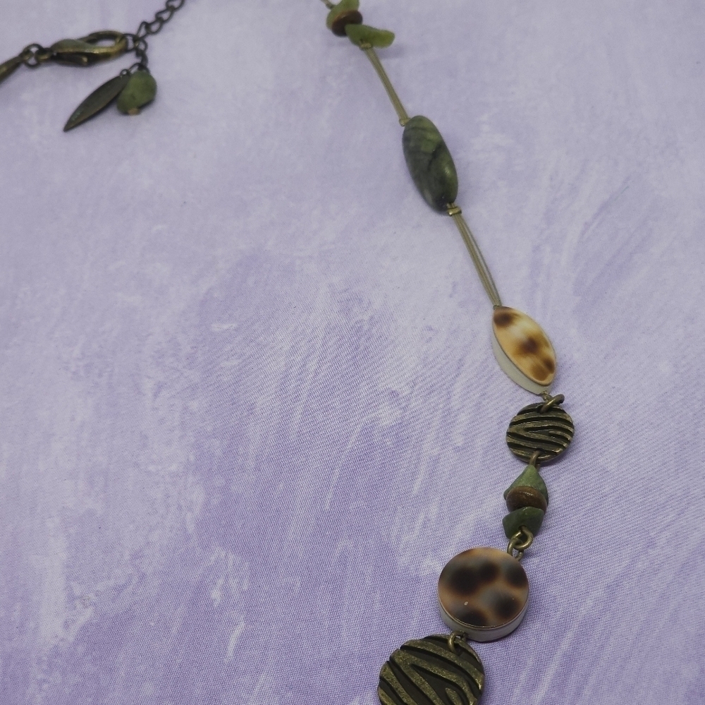 Coldwater Creek Spotted Shell Necklace - Picture 4 of 8